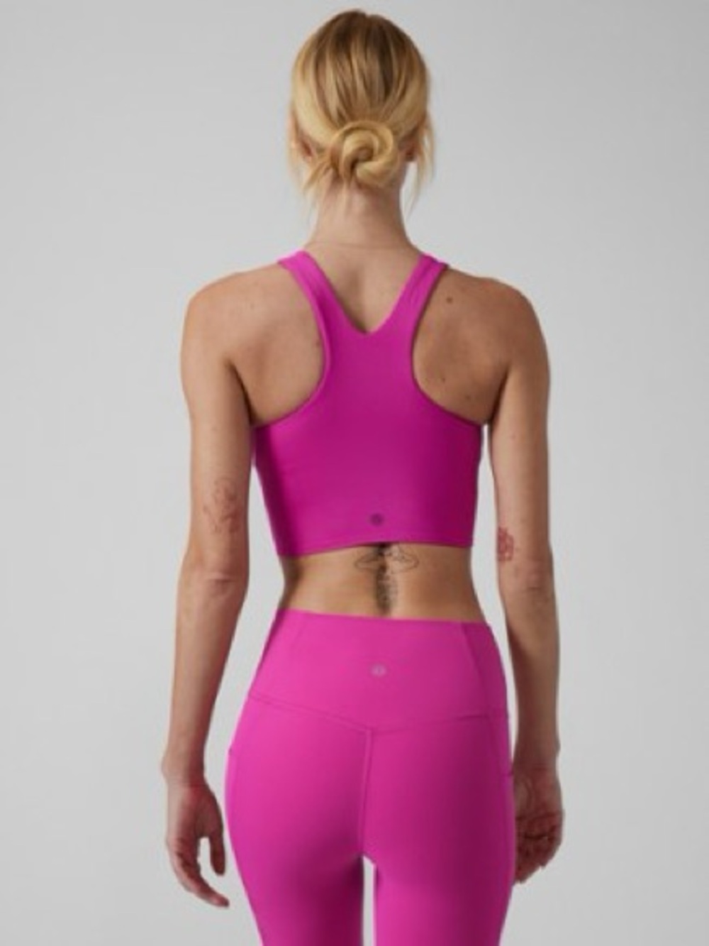Athleta High-Neck Conscious Crop A-C Sports Bra Size M